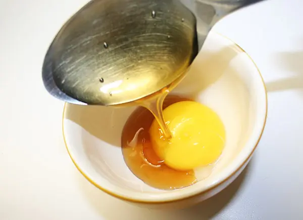 Thử với lòng đỏ trứng gà