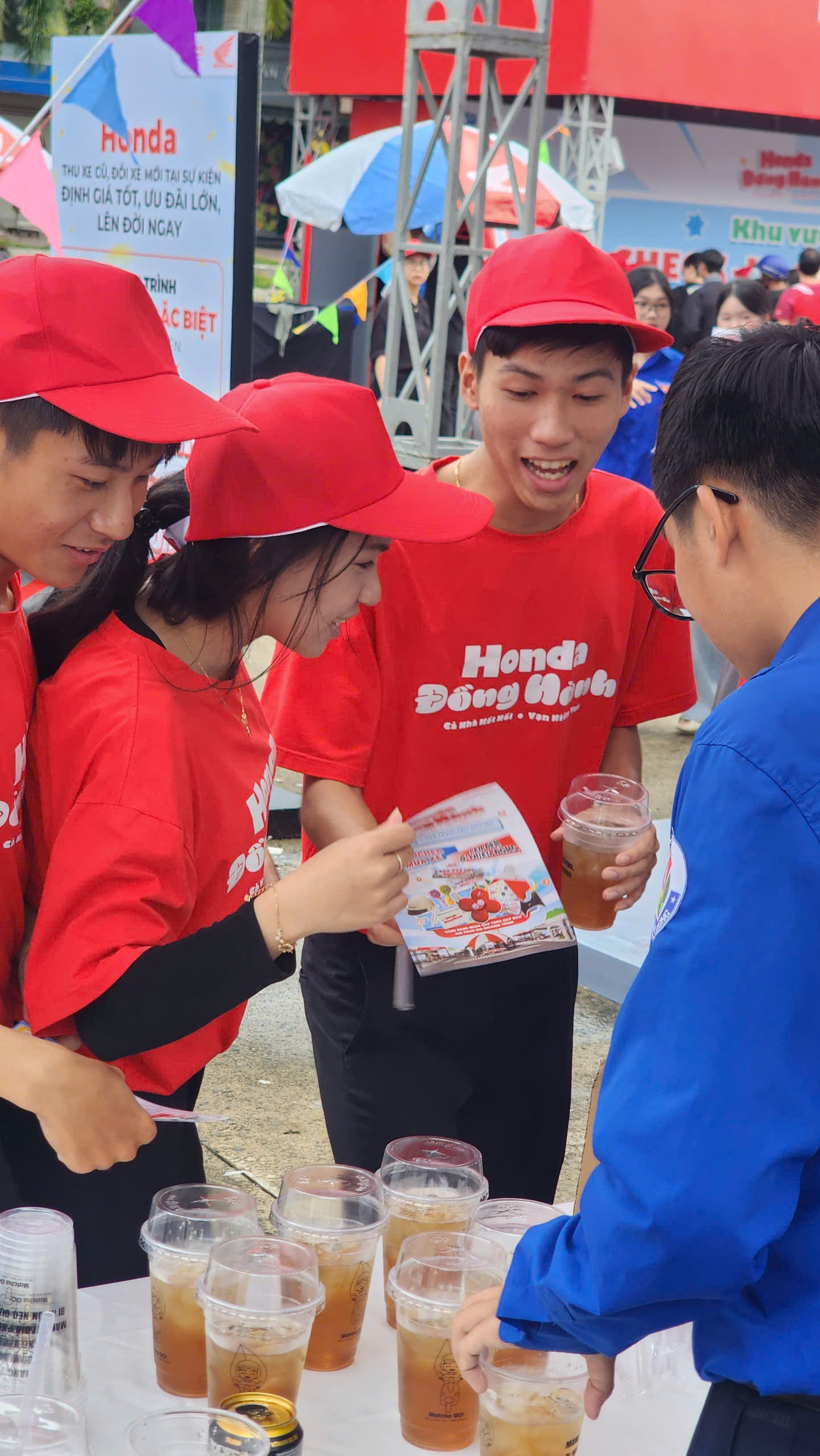 Bách Vị B’Lao đồng hành cùng Honda Bảo Khánh trong chương trình “Cả nhà kết nối – Vạn niềm vui” 4 z7886482931693 b78f549abc3b6c0892a65fc2b7282234